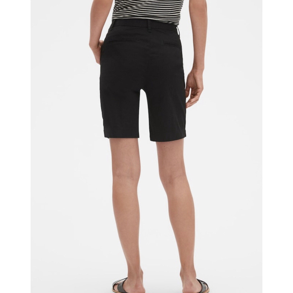 NWT Womens Khakis by GAP Shorts Bermuda Shorts Black Size 0 Petite - Picture 2 of 2
